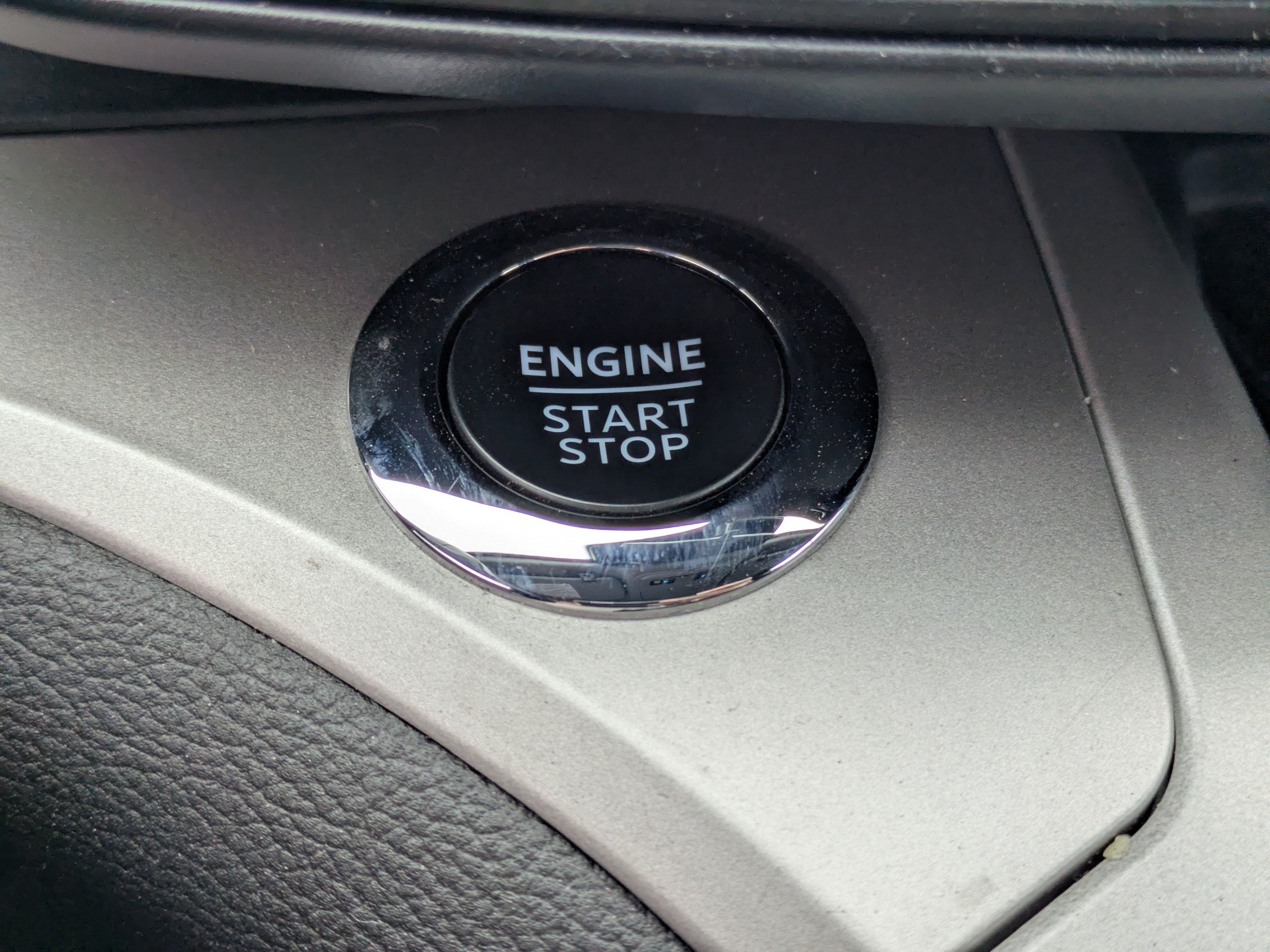 Used 2023 Ford Explorer XLT AWD/4WD image 31