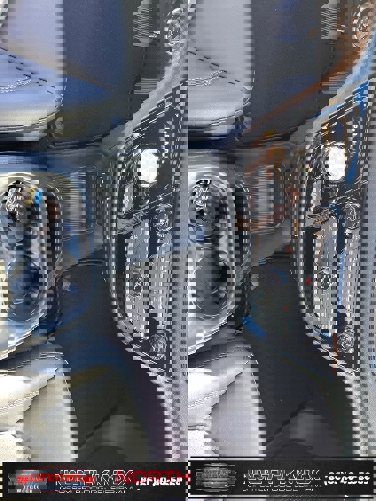 New 2026 Chrysler Voyager LX image 10