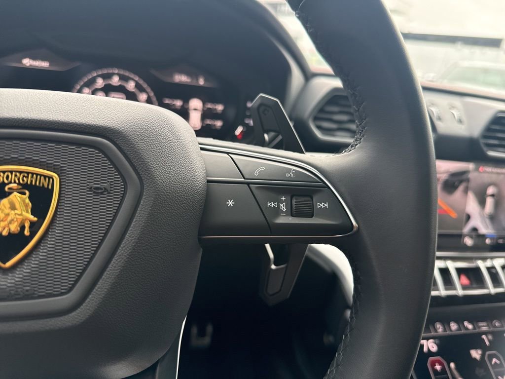 Used 2022 Lamborghini Urus image 18