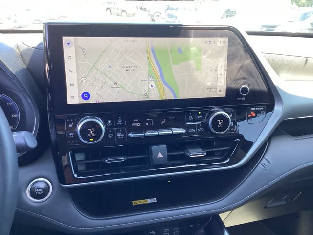Used 2024 Toyota Highlander Platinum FWD image 10