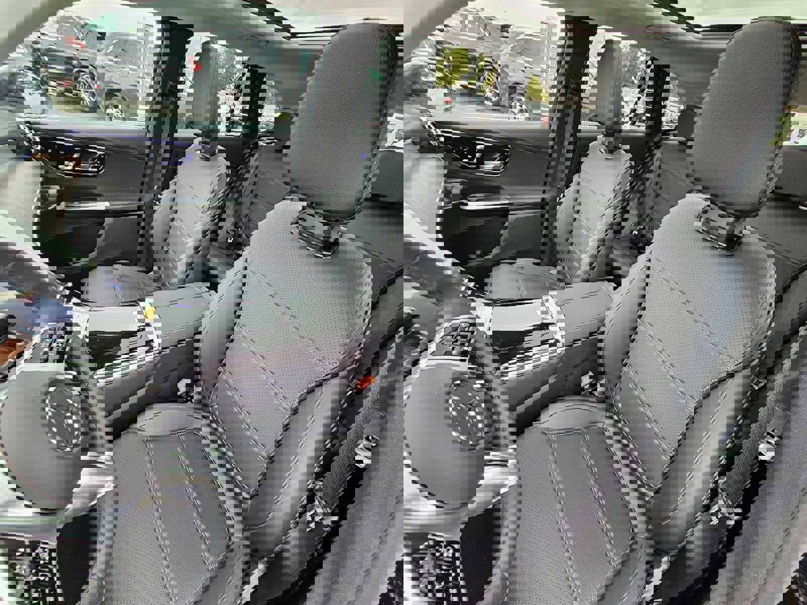 Used 2023 Mercedes-Benz GLC 300 4MATIC image 23