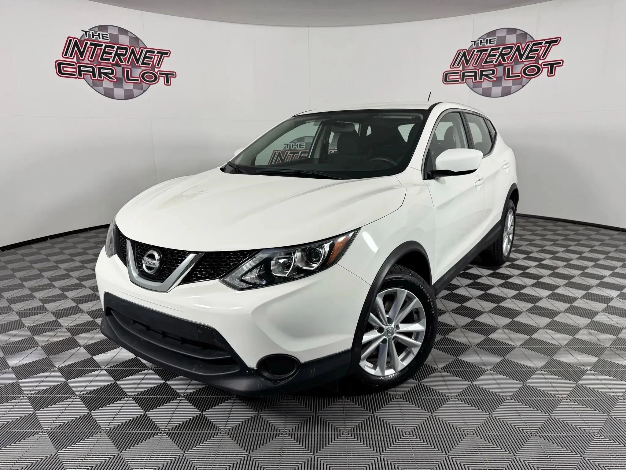 Used 2018 Nissan Rogue Sport S w/ S Appearance Package image 1