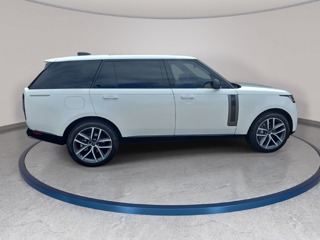 New 2027 Land Rover Range Rover Long Wheelbase SE AWD/4WD image 4