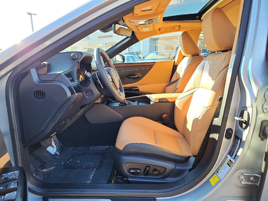 Used 2024 Lexus ES 350 w/ Premium Package FWD image 13