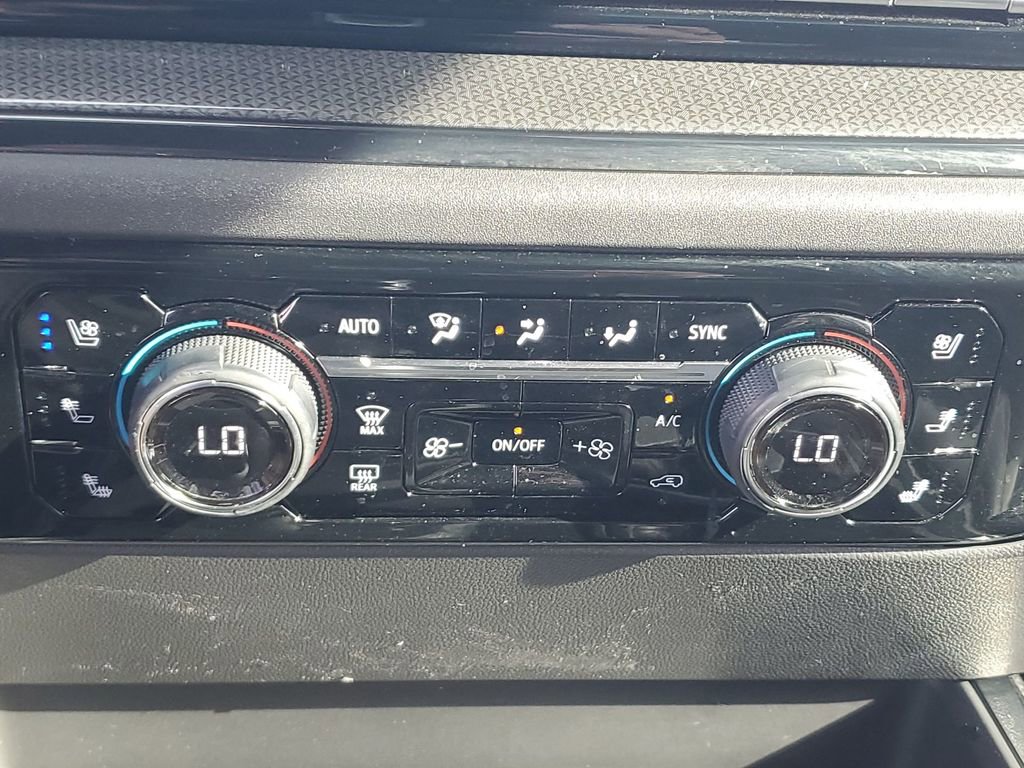 Used 2024 Chevrolet Silverado 1500 ZR2 w/ Technology Package image 33