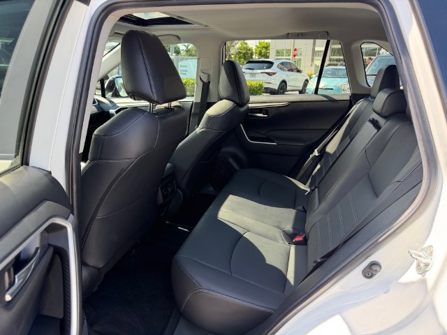 Used 2022 Toyota RAV4 XLE Premium FWD image 14
