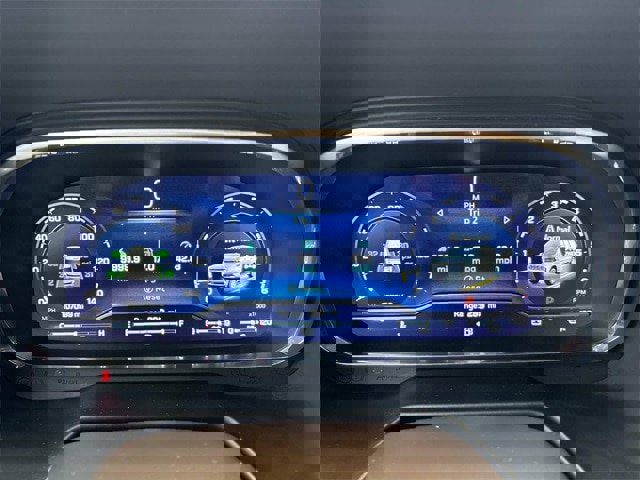 Used 2022 Chevrolet Suburban Z71 w/ Luxury Package image 36