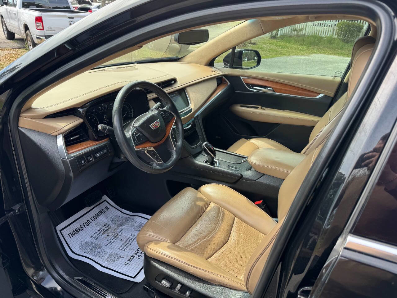 Used 2017 Cadillac XT5 Platinum image 9