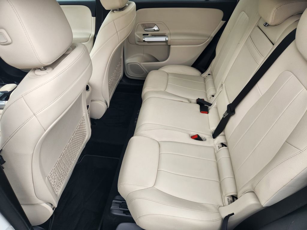 Used 2021 Mercedes-Benz GLB 250 4MATIC image 11