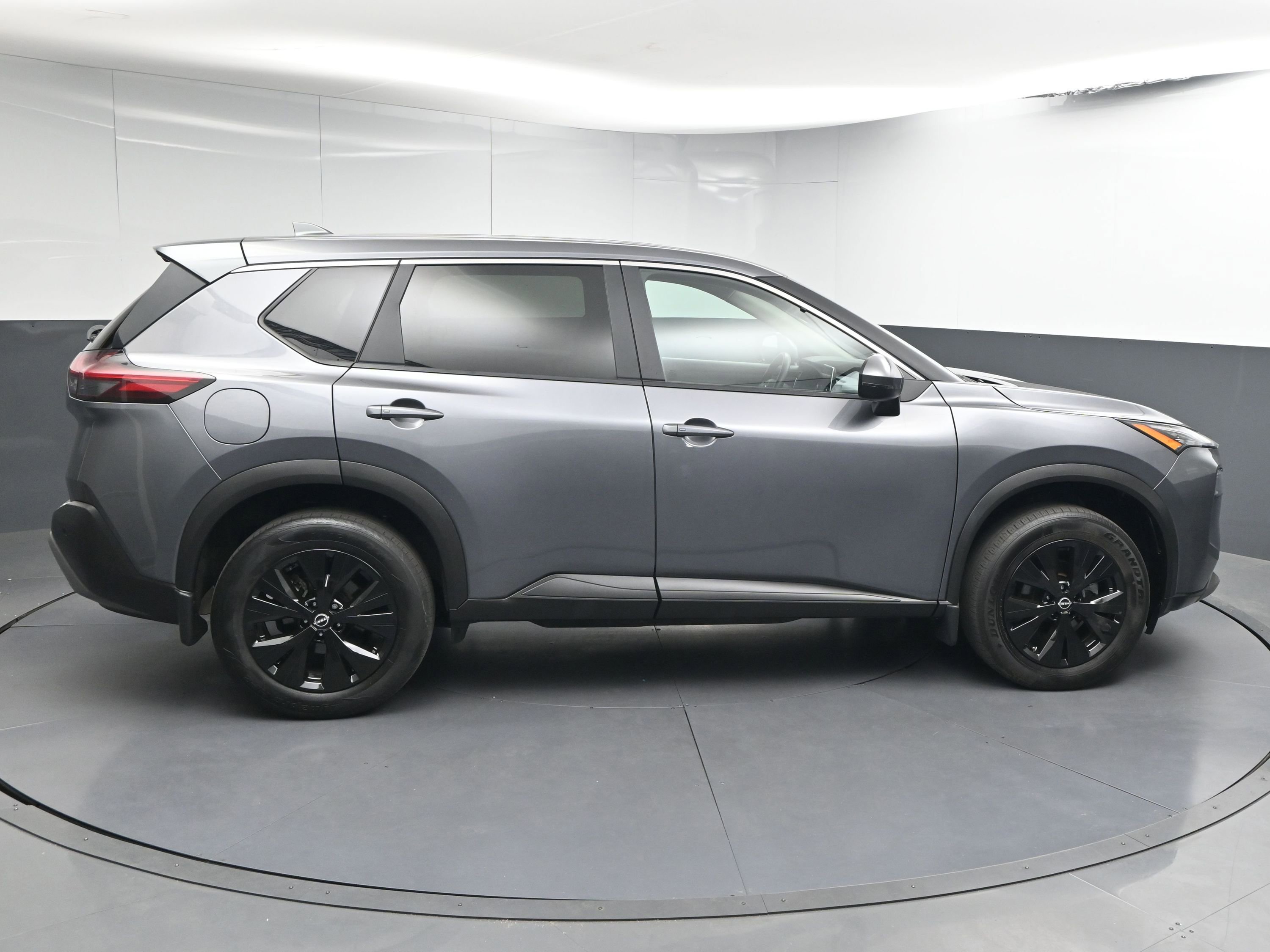 Certified 2023 Nissan Rogue SV image 9