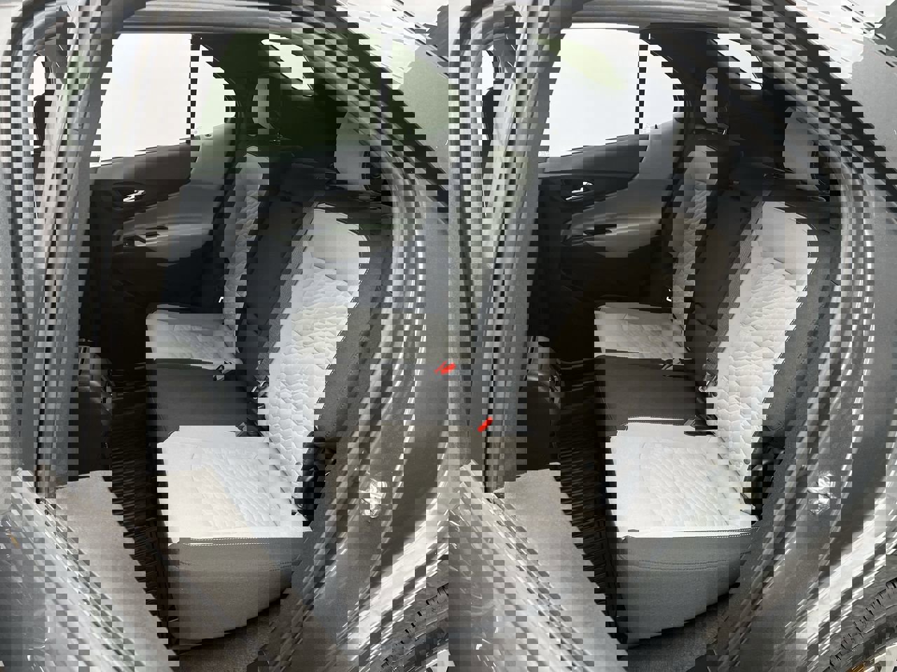 Used 2018 Chevrolet Equinox LS image 9