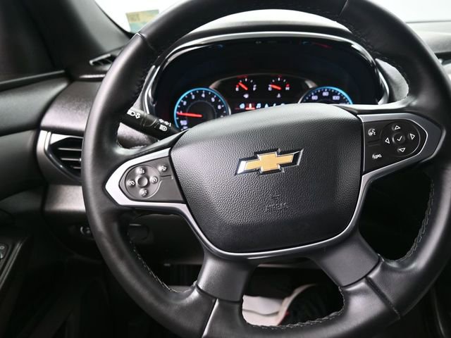 Used 2023 Chevrolet Traverse LT image 2