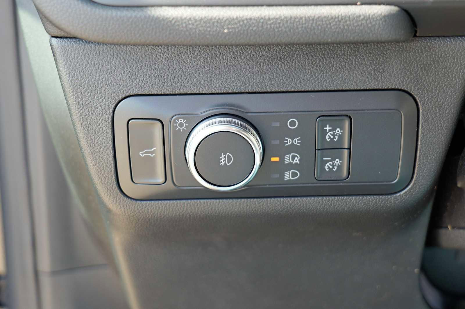 Used 2020 Ford Escape SEL image 19