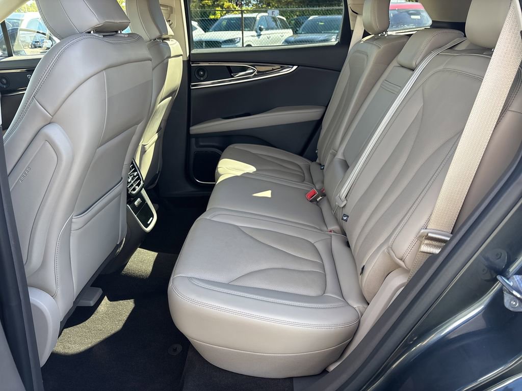 Certified 2022 Lincoln Nautilus Reserve w/ Luxury Package image 13