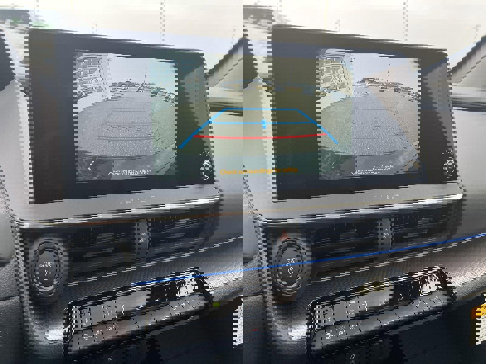 Used 2025 Toyota Prius XLE image 8