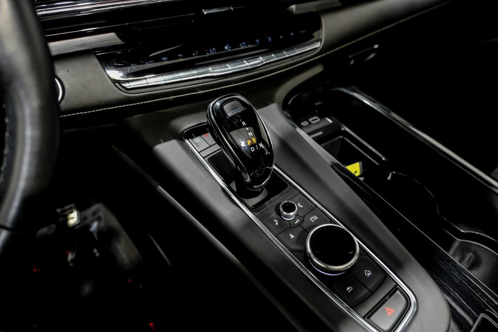 Used 2024 Cadillac Escalade V w/ LPO, ONYX Package image 24