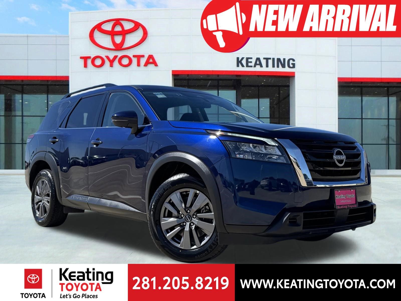 Used 2024 Nissan Pathfinder SV image 1