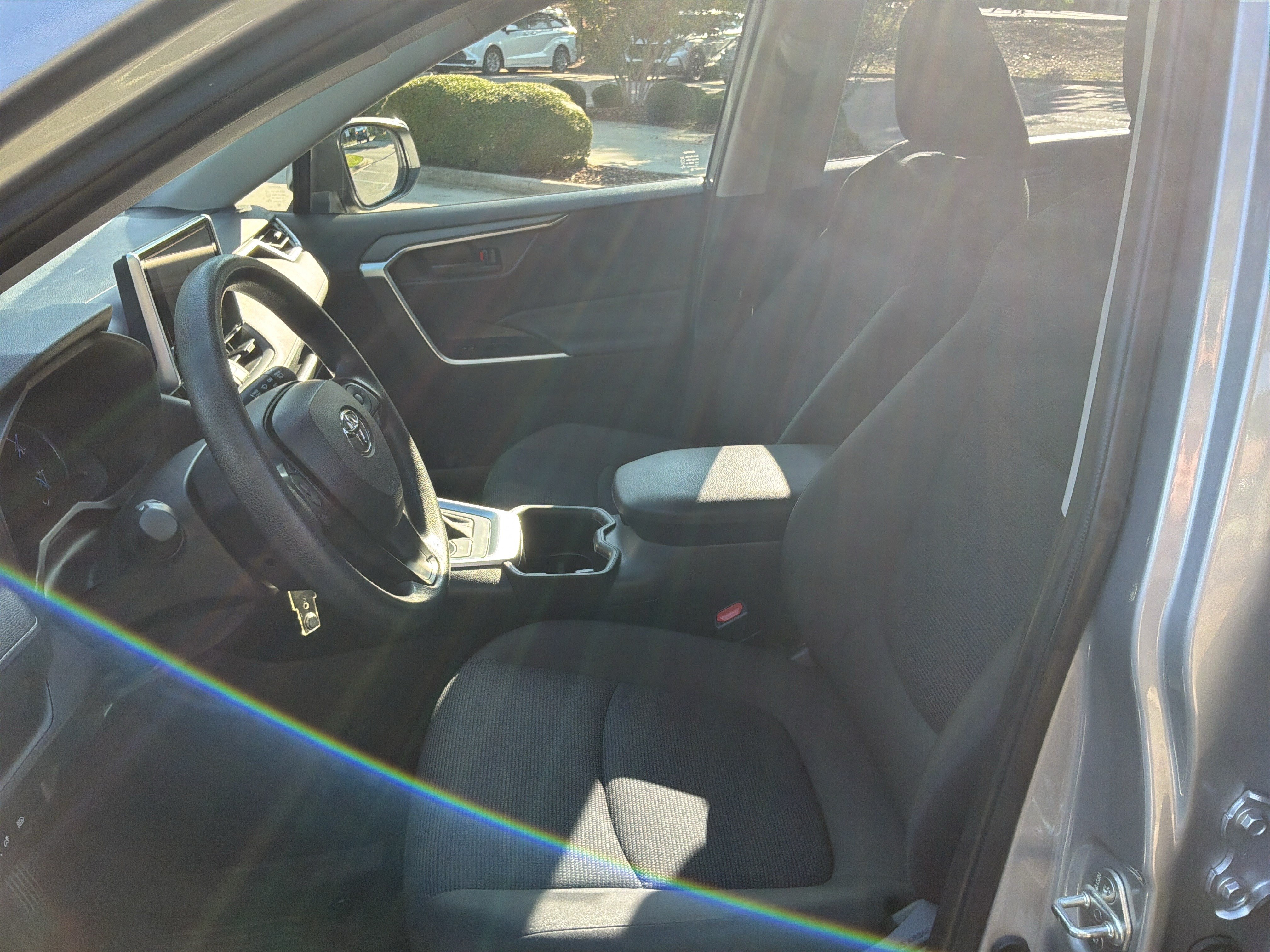 Used 2025 Toyota RAV4 LE AWD/4WD image 16