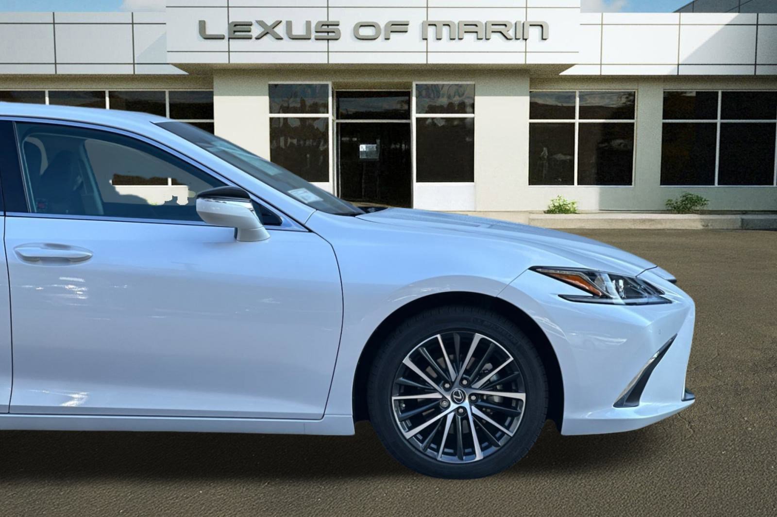Certified 2025 Lexus ES 300h w/ Premium Package image 21