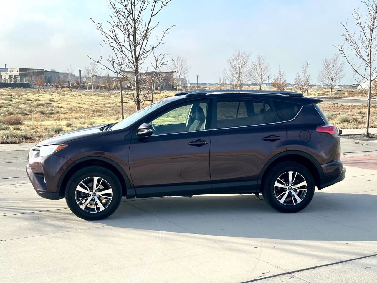 Used 2018 Toyota RAV4 XLE image 9