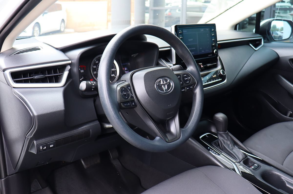 Used 2021 Toyota Corolla LE FWD image 39