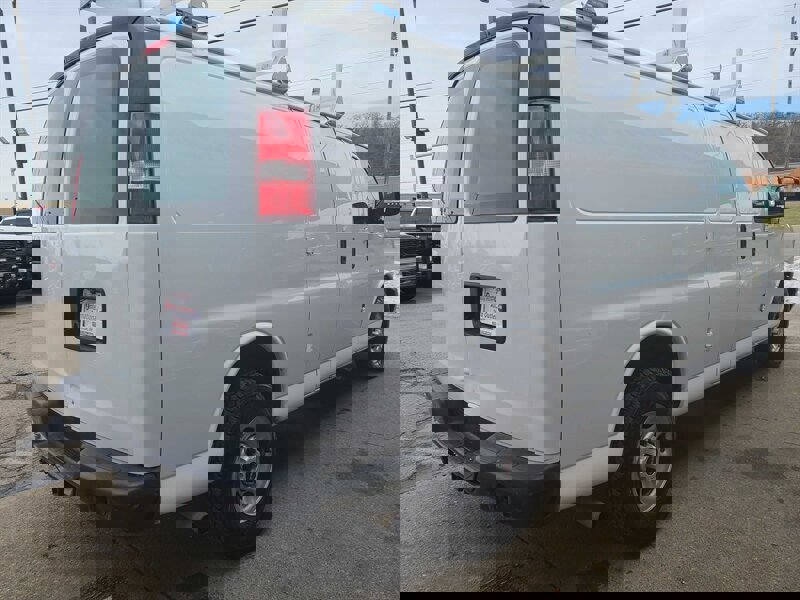 Used 2017 GMC Savana 2500 2500 3DR EXTENDED CARGO VAN/V8 image 5