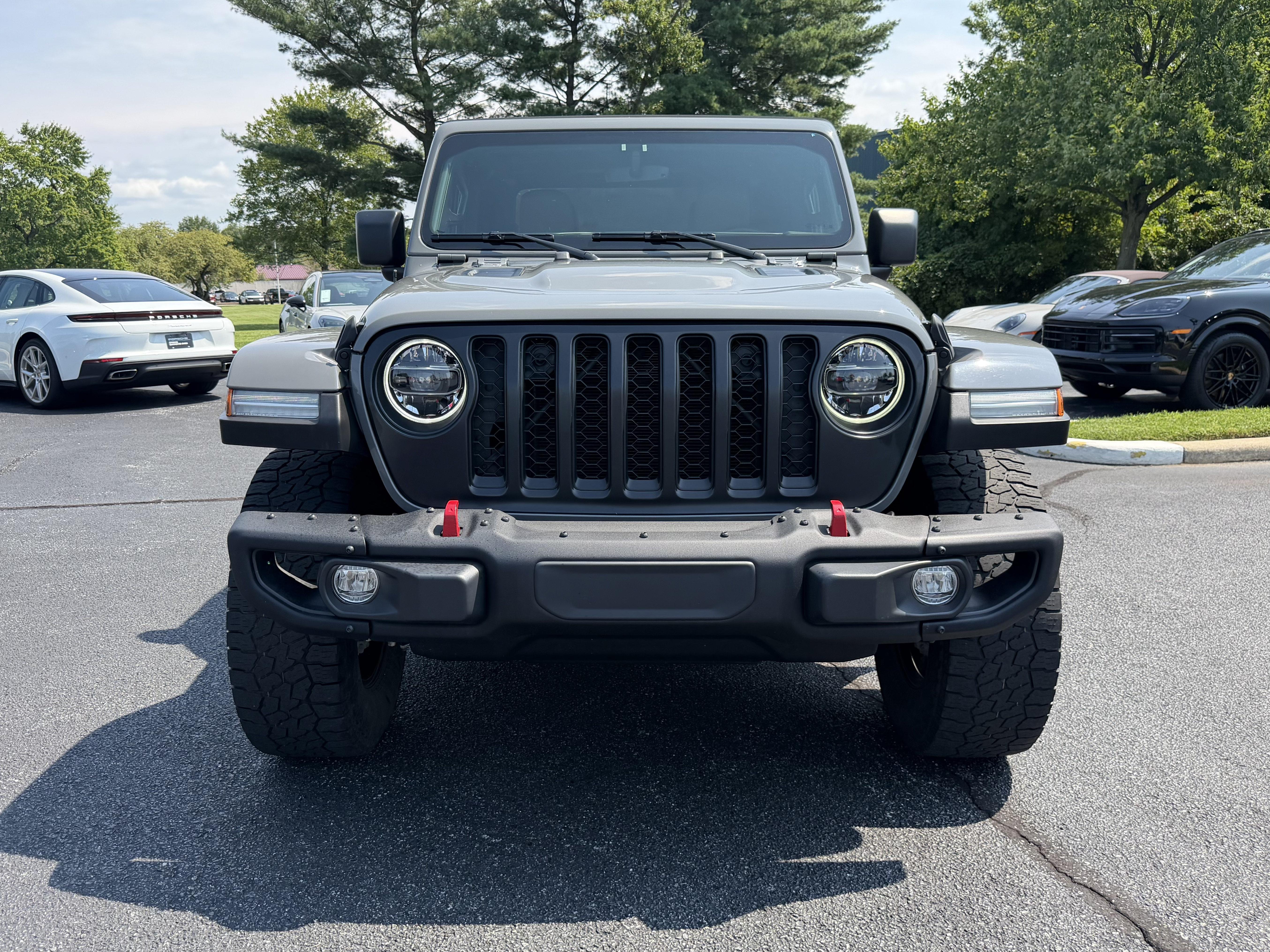 Used 2022 Jeep Gladiator Rubicon w/ LED Lighting Group AWD/4WD image 9
