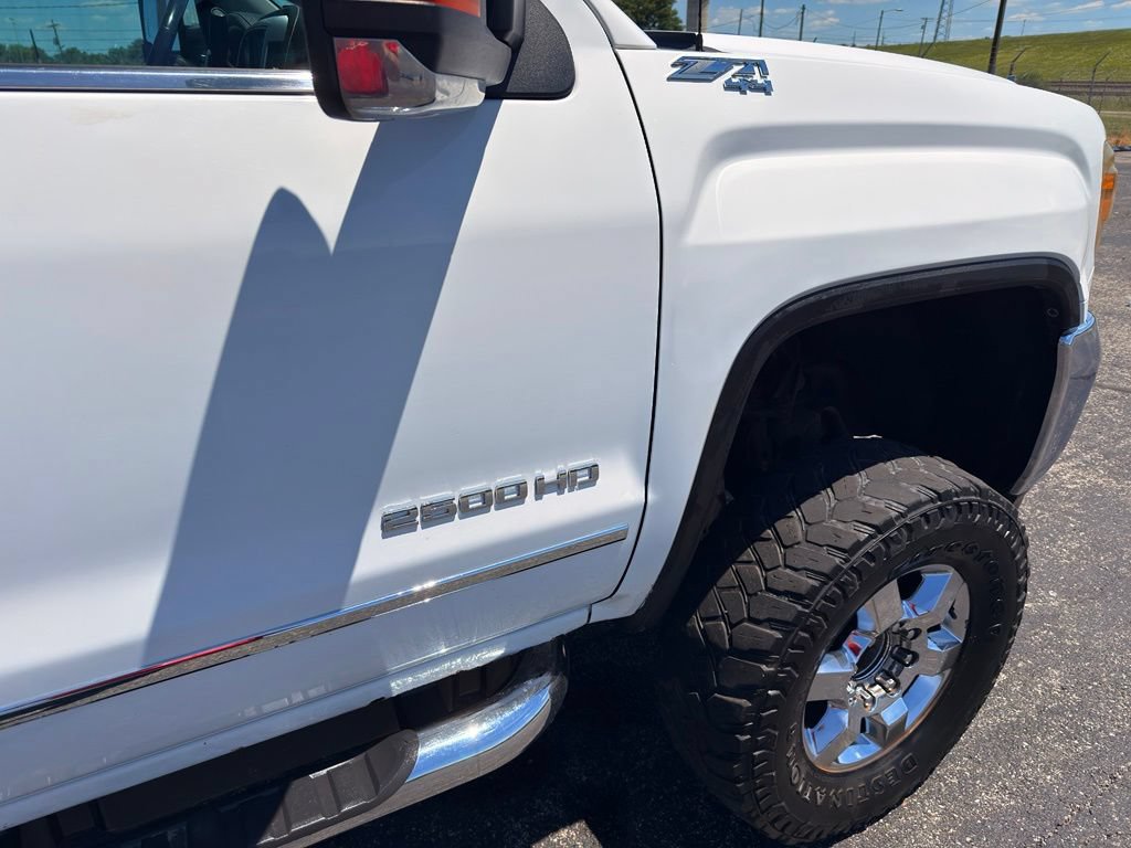 Used 2016 GMC Sierra 2500 SLT w/ Suspension Package, Off-Road AWD/4WD image 10