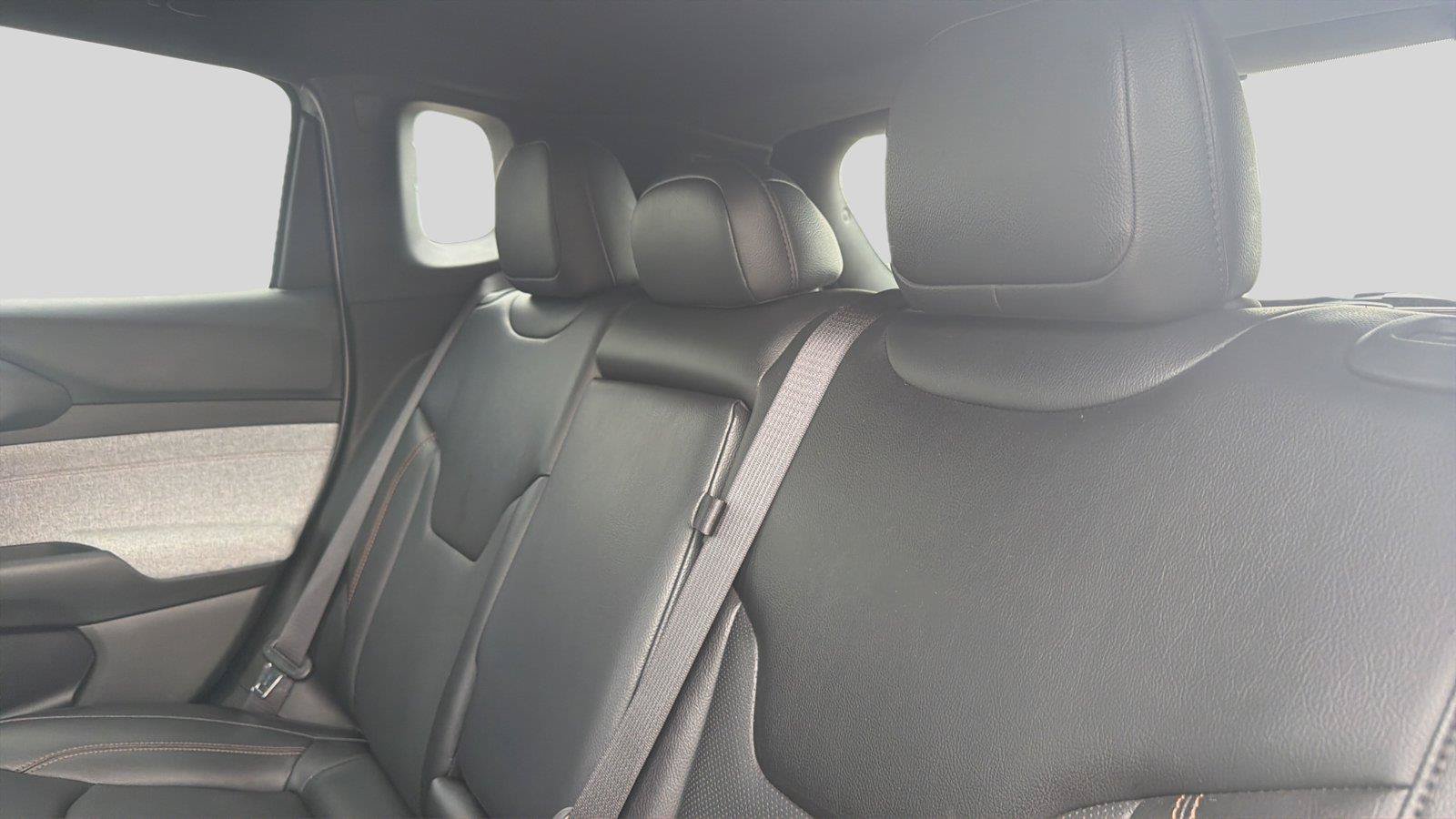 Used 2023 Jeep Compass Latitude AWD/4WD image 17