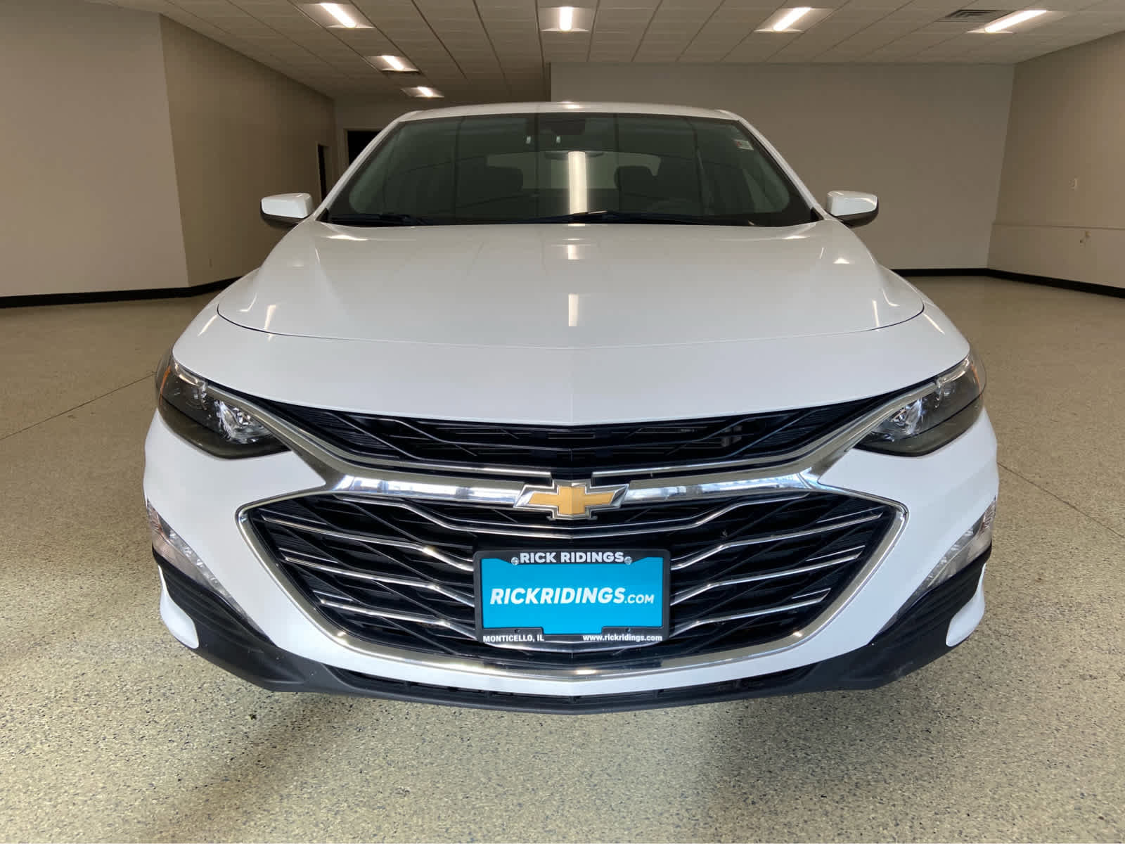Used 2024 Chevrolet Malibu LT image 2