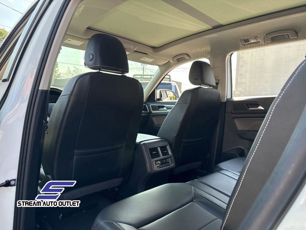 Used 2022 Volkswagen Atlas SEL R-Line image 30
