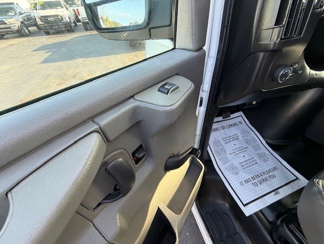 Used 2013 Chevrolet Express 2500 image 20