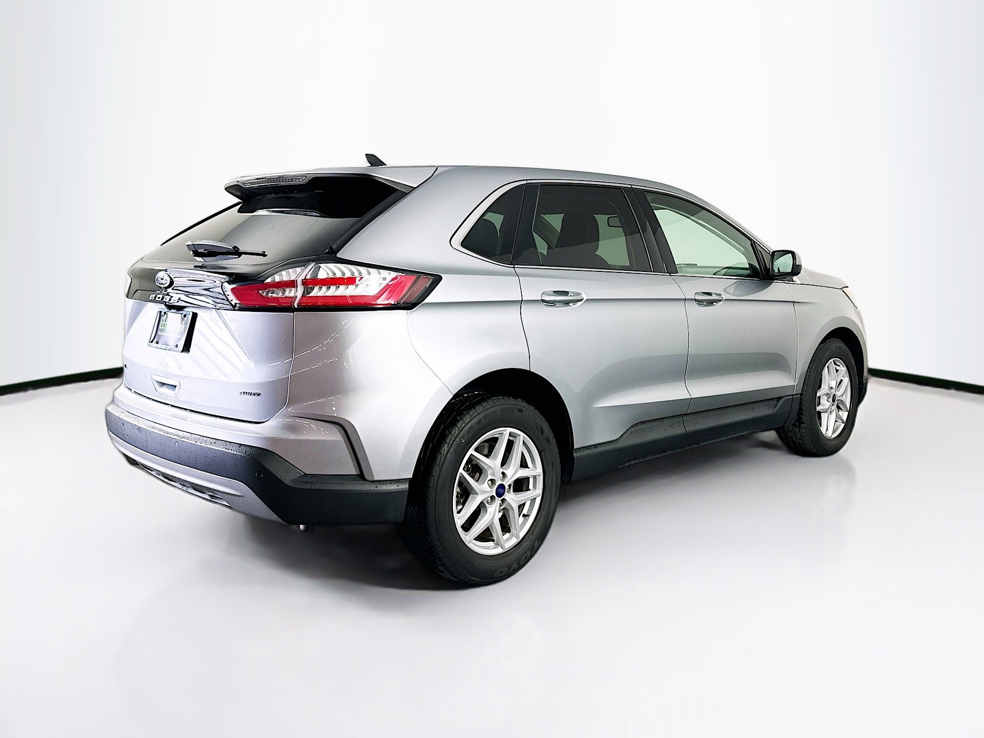 Used 2022 Ford Edge SEL image 9