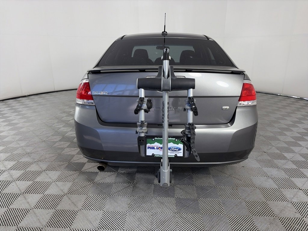 Used 2010 Ford Focus SE image 6