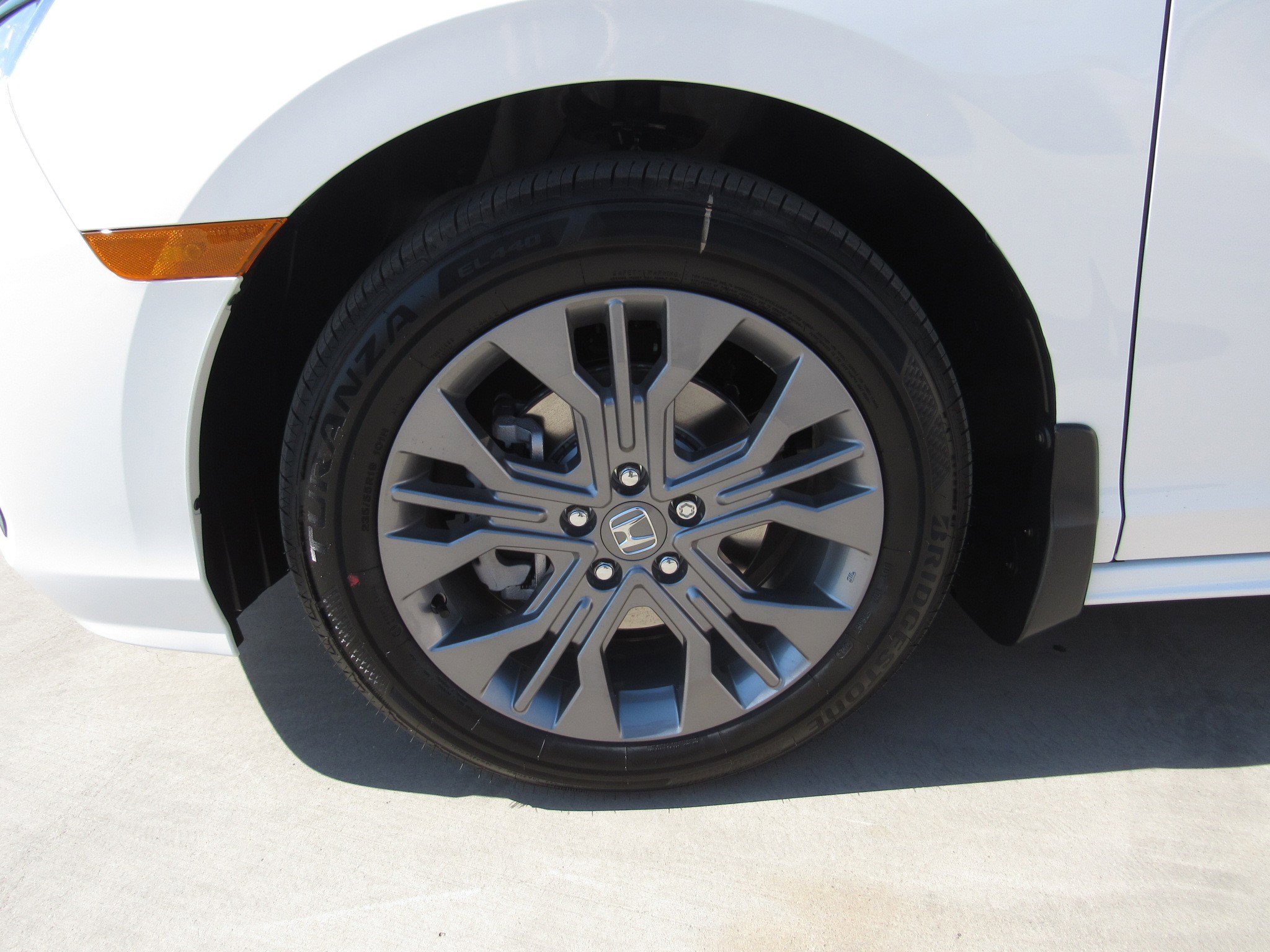 New 2026 Honda Odyssey Touring image 3