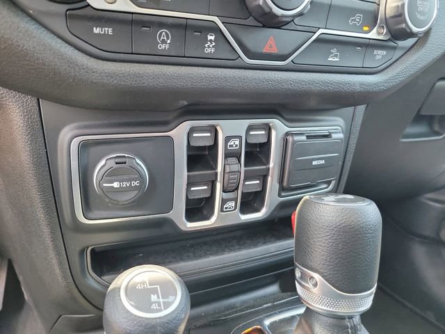 Used 2025 Jeep Wrangler Sport S AWD/4WD image 30