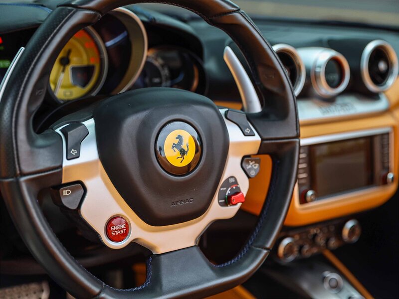 Used 2016 Ferrari California T RWD image 29