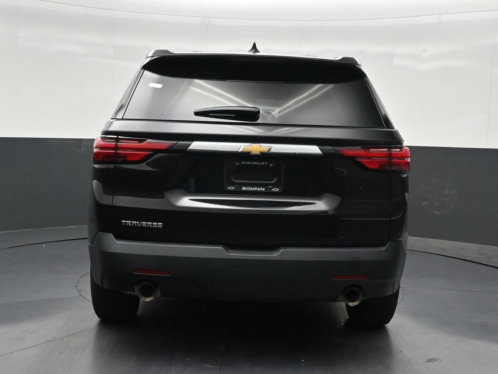 Used 2023 Chevrolet Traverse LS FWD image 4