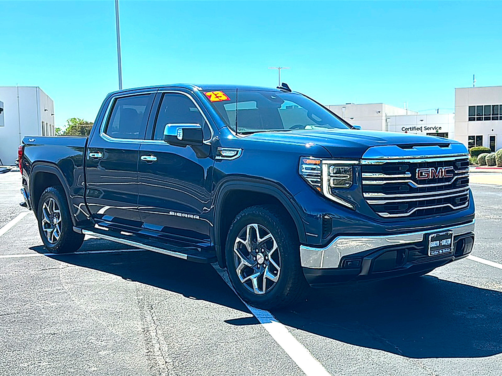 Used 2023 GMC Sierra 1500 SLT AWD/4WD image 10
