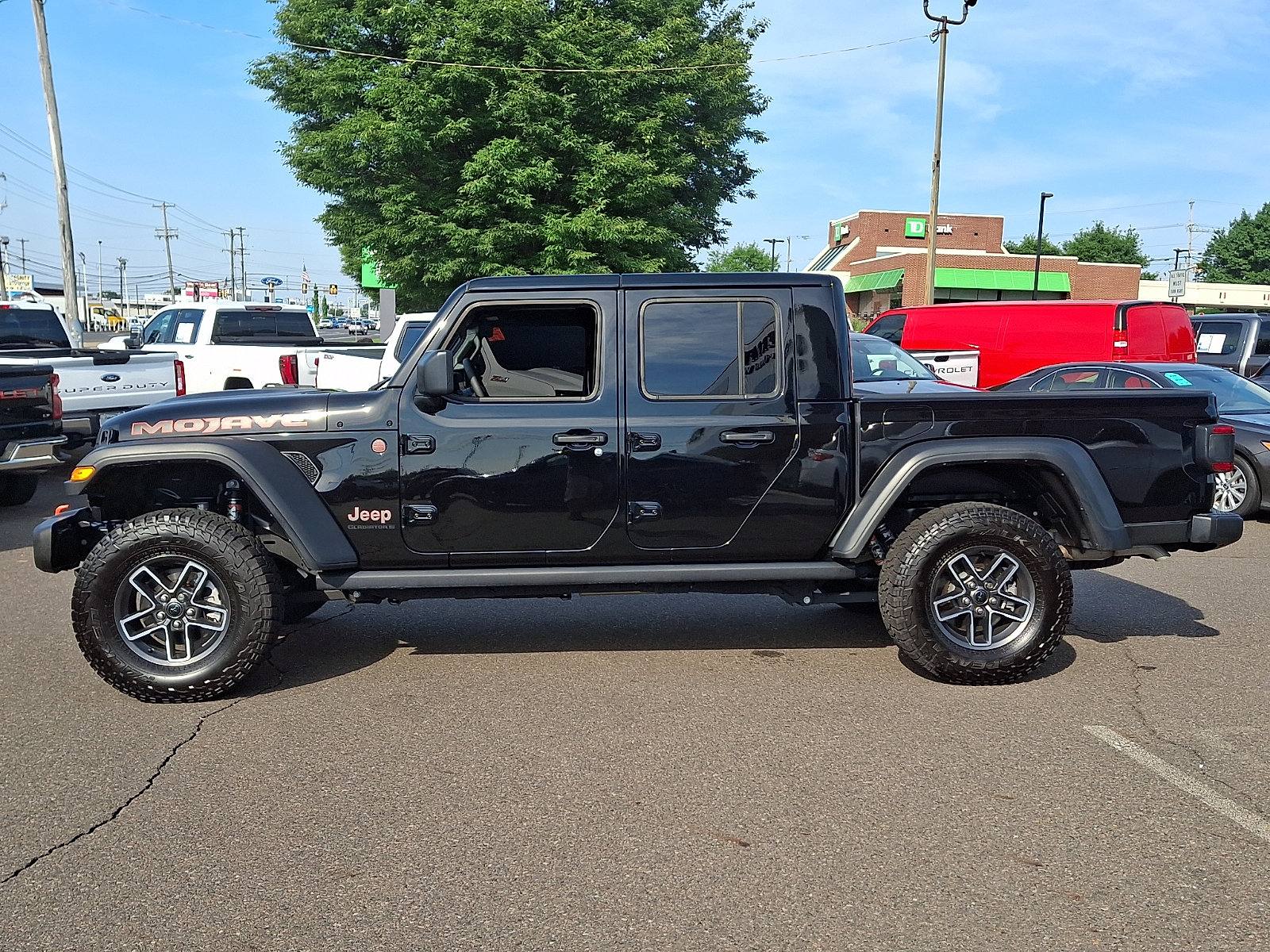 Used 2025 Jeep Gladiator Mojave w/ Safety Group AWD/4WD image 7