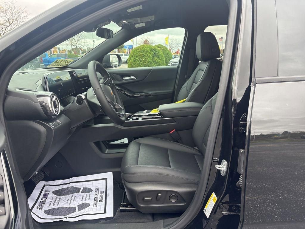 New 2026 Chevrolet Equinox LT w/ Convenience Package II image 9