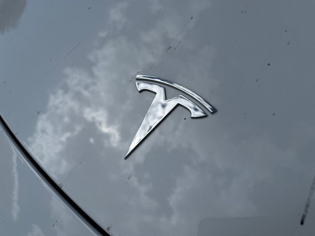 Used 2023 Tesla Model Y Performance image 6