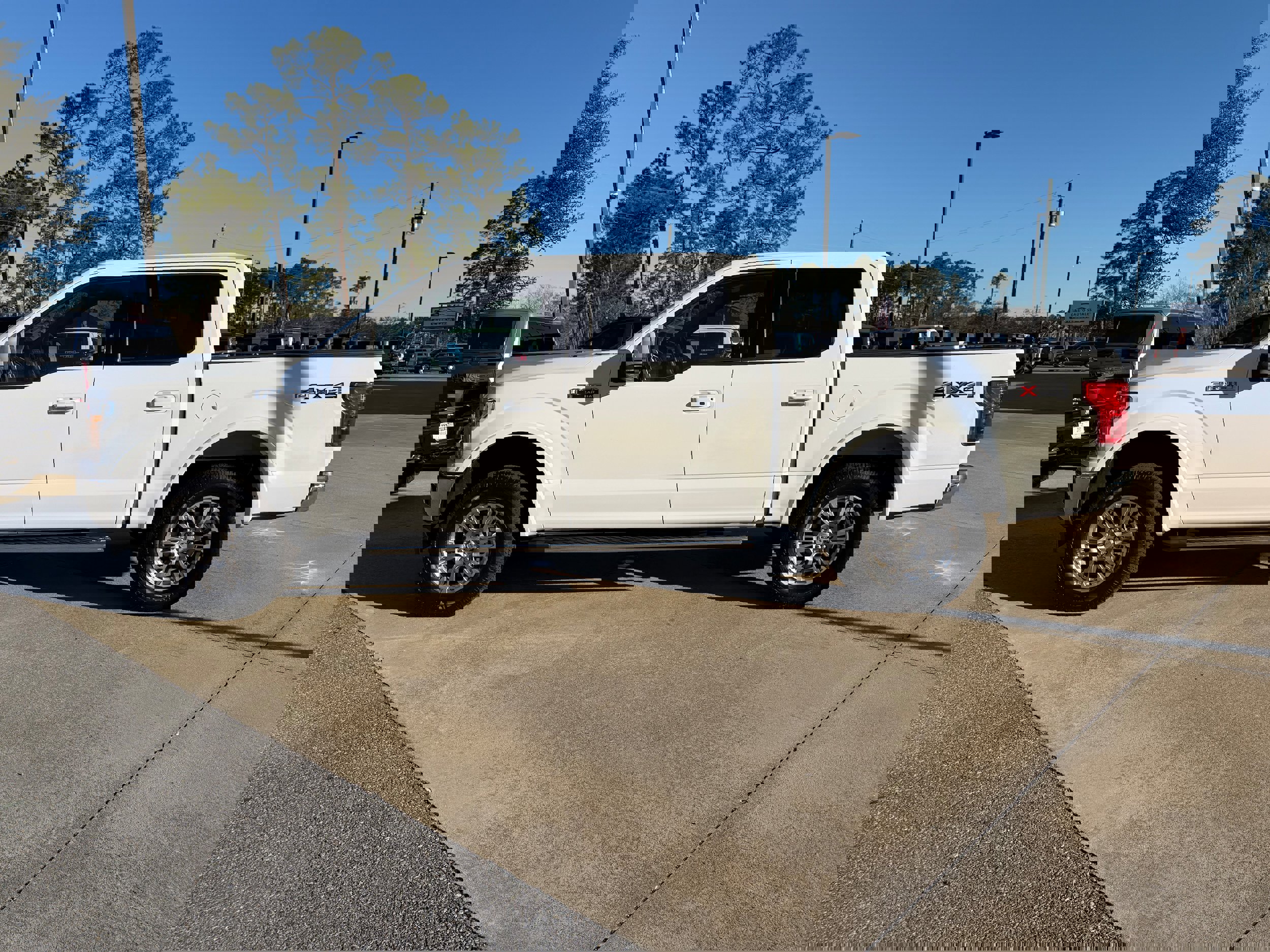 Used 2020 Ford F150 Lariat image 8