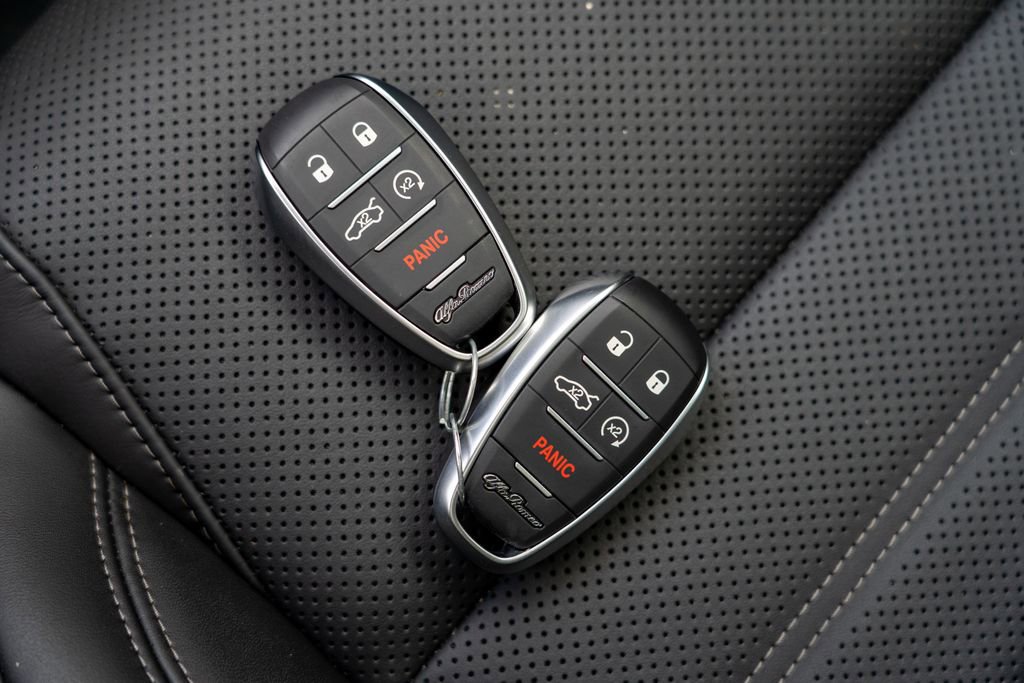 Used 2024 Alfa Romeo Tonale Ti image 32