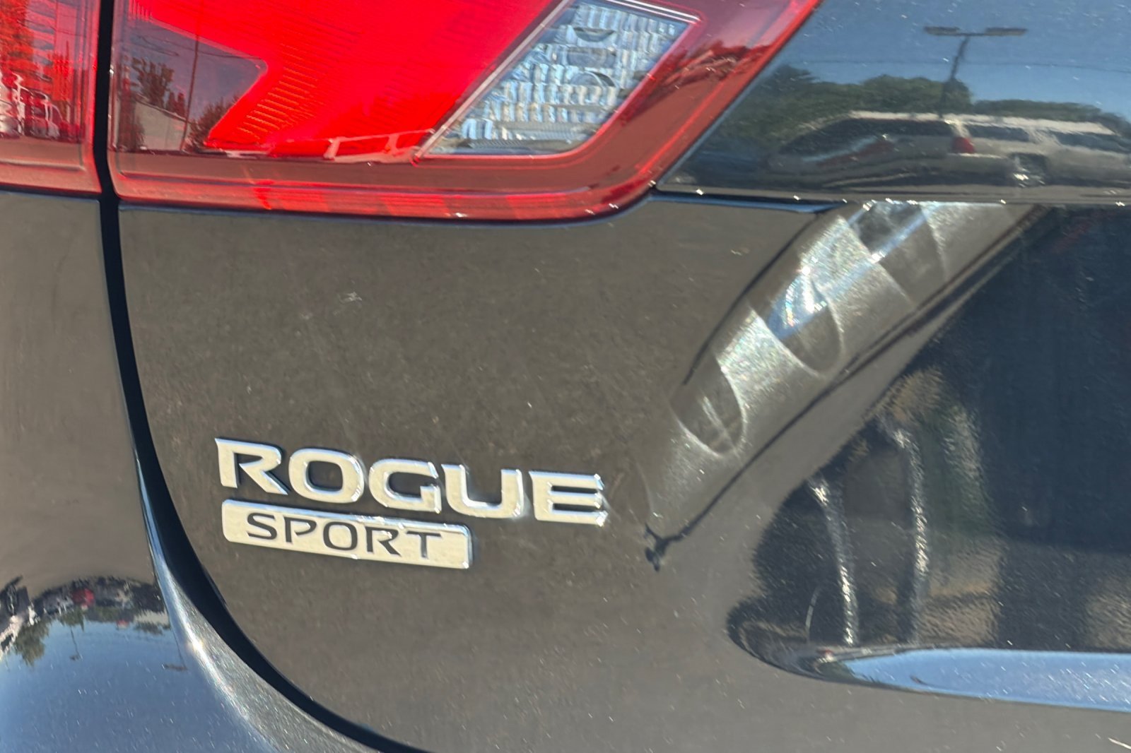 Used 2018 Nissan Rogue Sport S w/ S Appearance Package FWD image 28