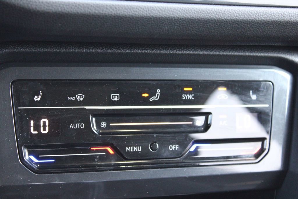 Used 2022 Volkswagen Tiguan SE R-Line image 41