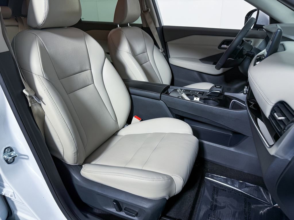 Certified 2024 Nissan Rogue SL image 16