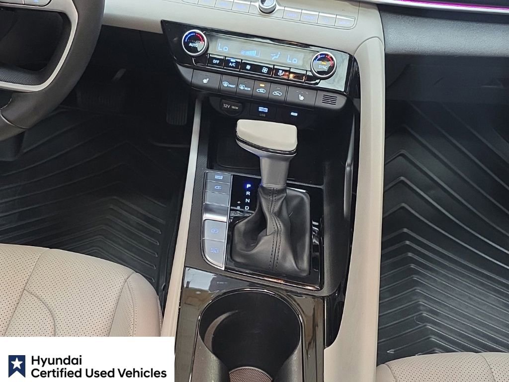 Certified 2025 Hyundai Elantra Limited FWD image 24