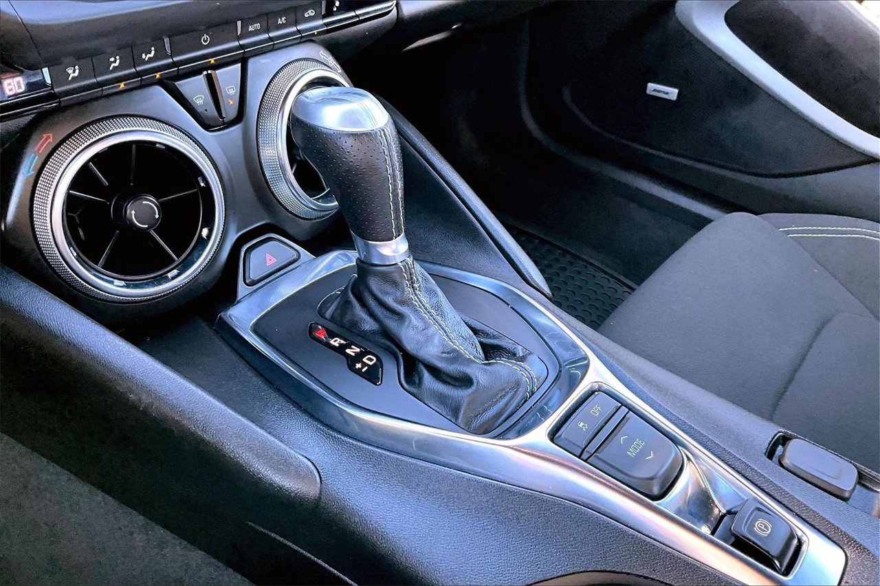 Used 2021 Chevrolet Camaro LT image 28