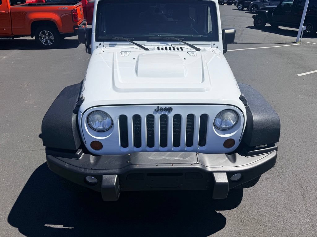 Used 2013 Jeep Wrangler Unlimited Sahara w/ Dual Top Group AWD/4WD image 9